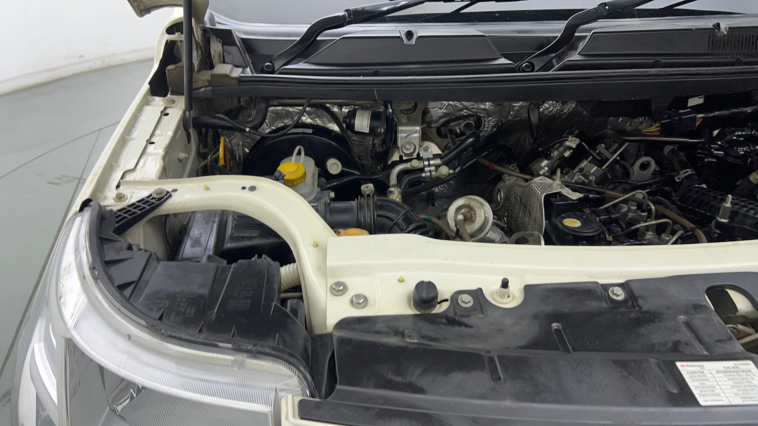 Used 2019 Mahindra TUV300 T4 Plus Diesel Manual engine ENGINE RIGHT SIDE VIEW