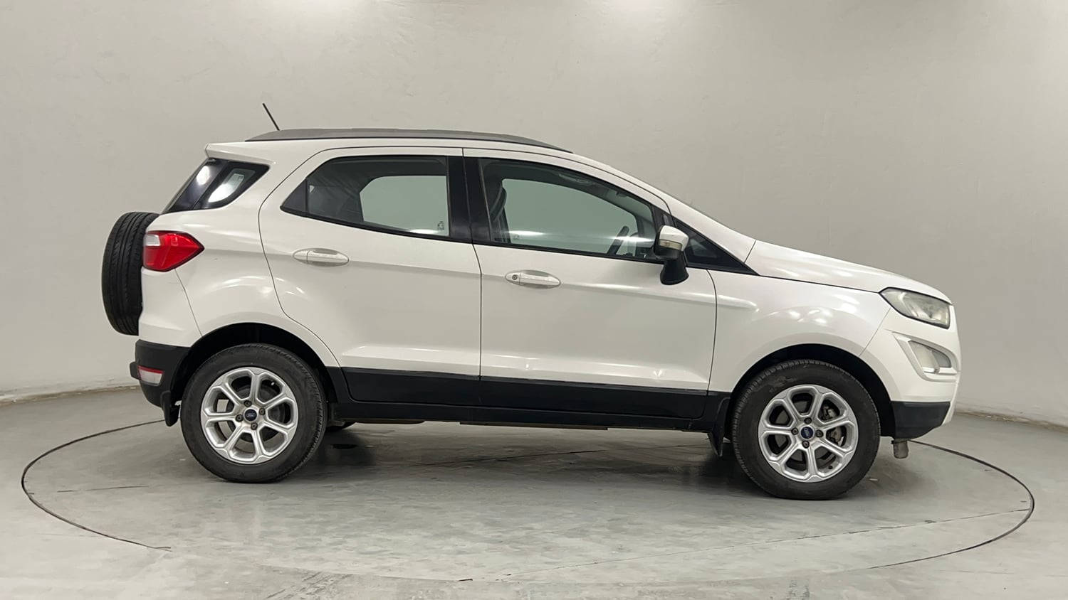 Used 2018 Ford EcoSport Titanium + 1.5L Ti-VCT AT Petrol Automatic exterior RIGHT SIDE VIEW