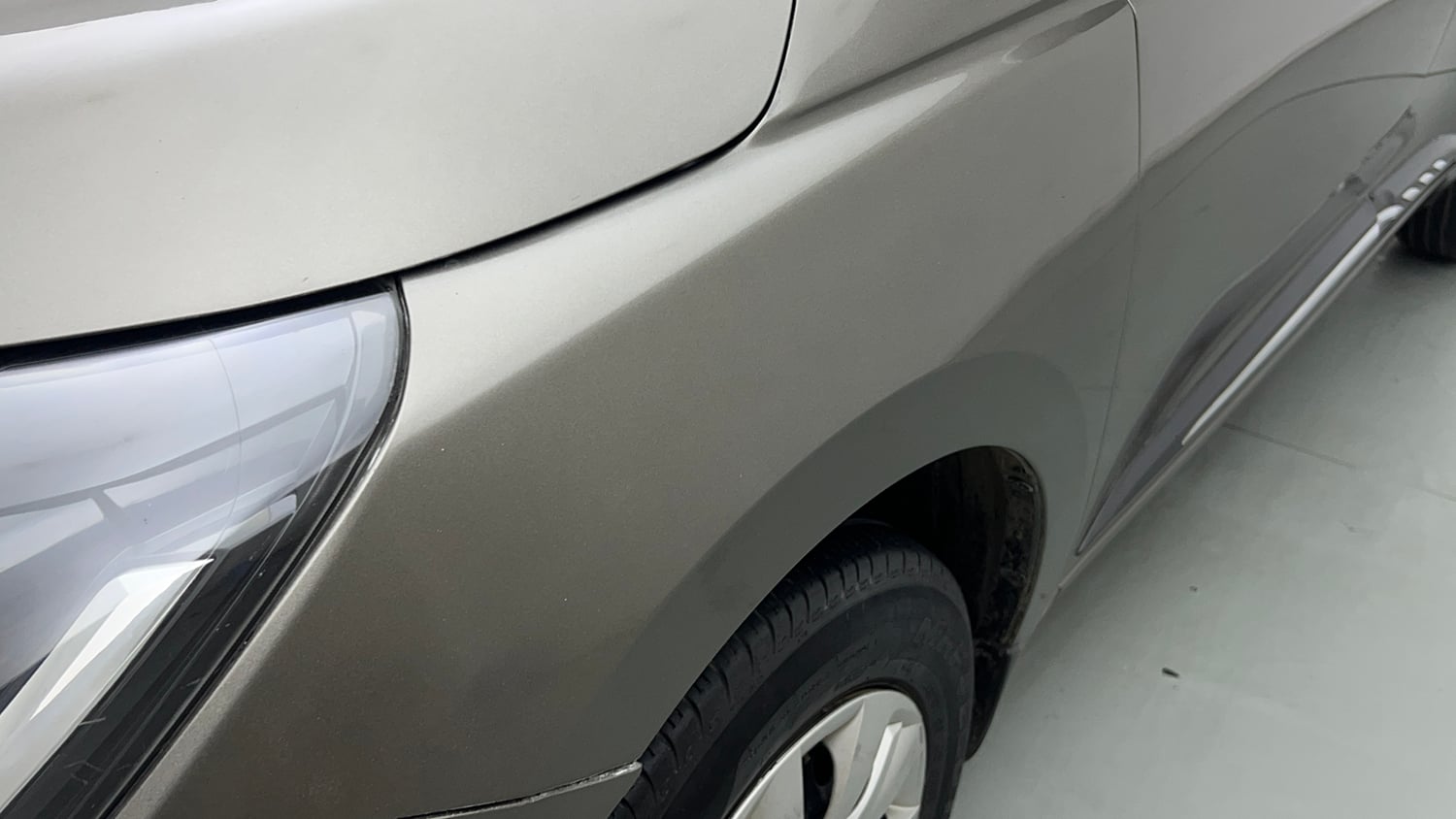 Used 2024 Maruti Suzuki Swift VXi (O) AMT Petrol Automatic dents MINOR SCRATCH