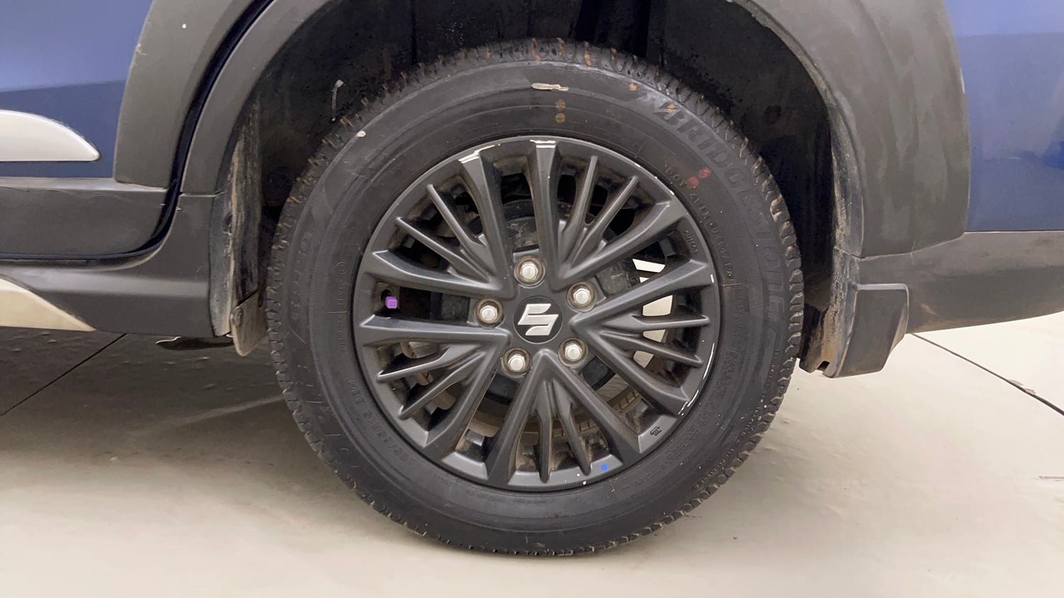 Used 2020 Maruti Suzuki XL6 Alpha AT Petrol Petrol Automatic tyres LEFT REAR TYRE RIM VIEW
