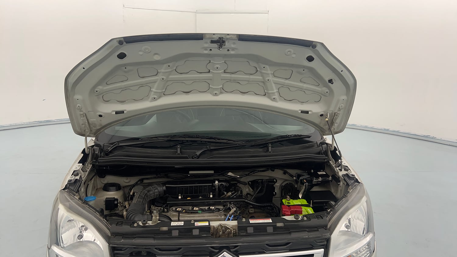 Used 2021 Maruti Suzuki Wagon R 1.0 VXi 1.0 Petrol Manual engine ENGINE & BONNET OPEN FRONT VIEW