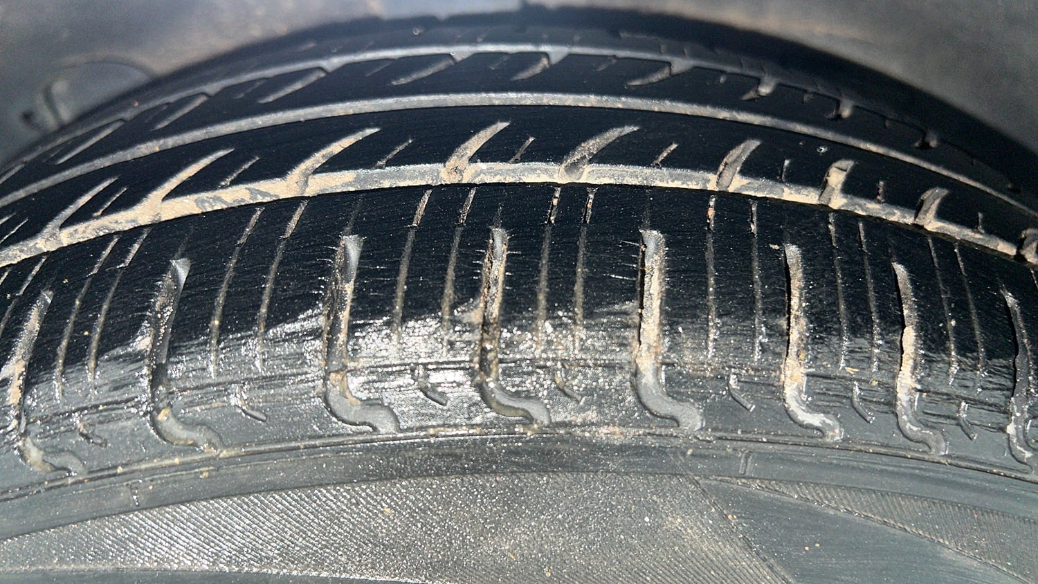 Used 2016 Hyundai Grand i10 Sportz 1.2 Kappa VTVT Petrol Manual tyres RIGHT REAR TYRE TREAD VIEW