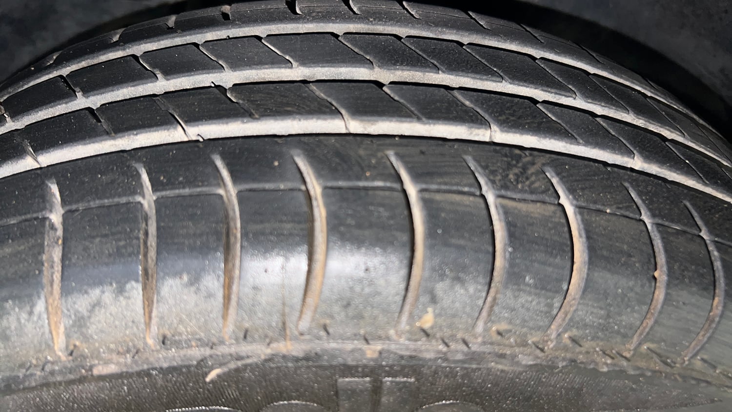 Used 2015 Maruti Suzuki Alto K10 VXi AMT Petrol Automatic tyres RIGHT FRONT TYRE TREAD VIEW