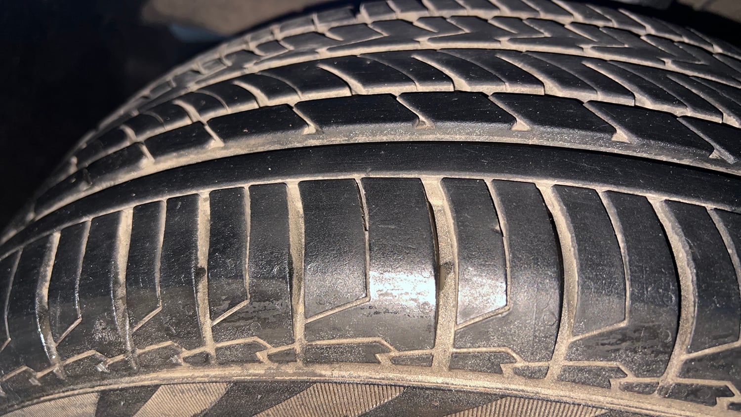 Used 2017 Maruti Suzuki Baleno RS 1.0 Petrol Manual tyres LEFT FRONT TYRE TREAD VIEW