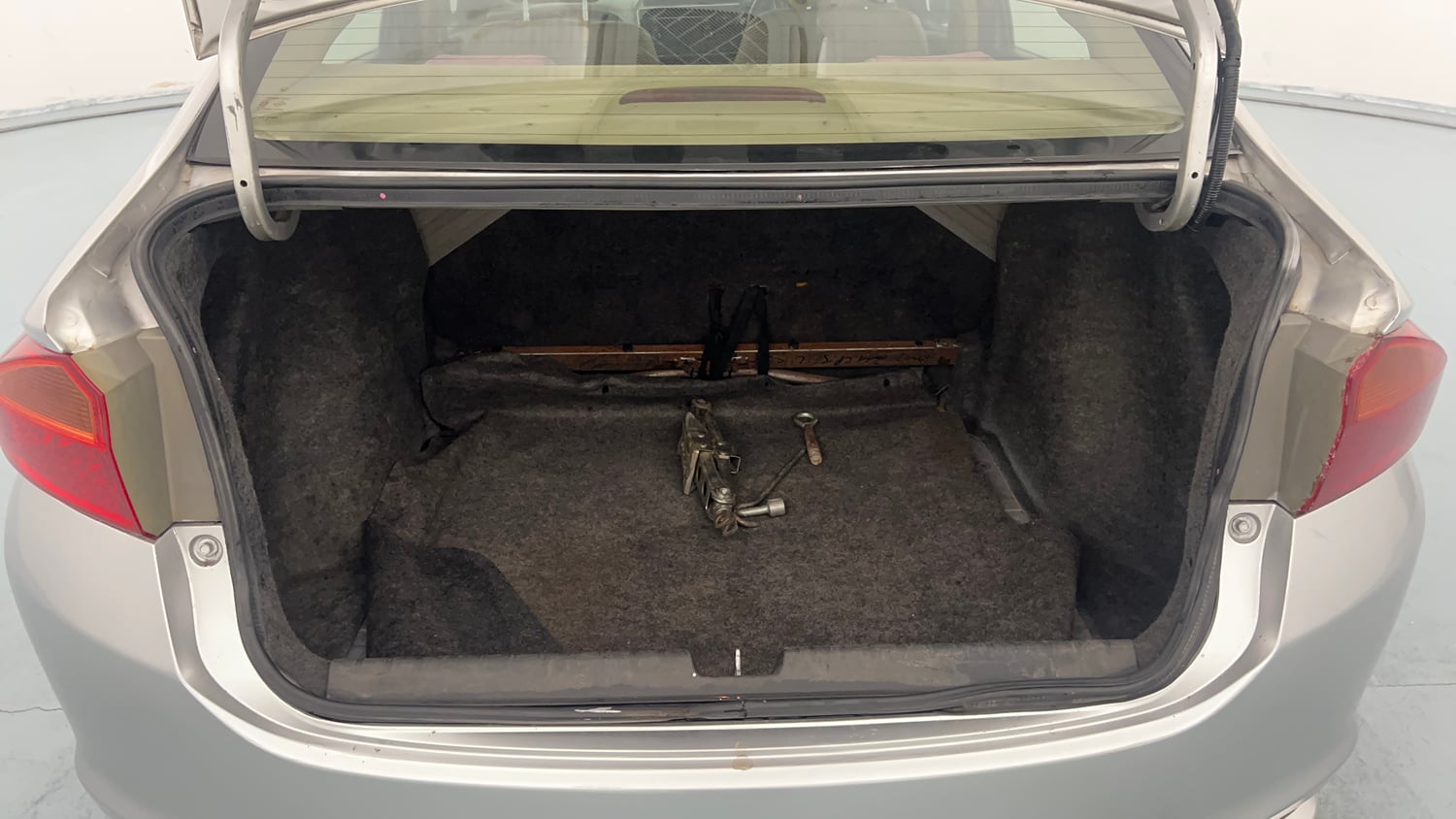 Used 2014 Honda City VX Petrol Manual interior DICKY INSIDE VIEW