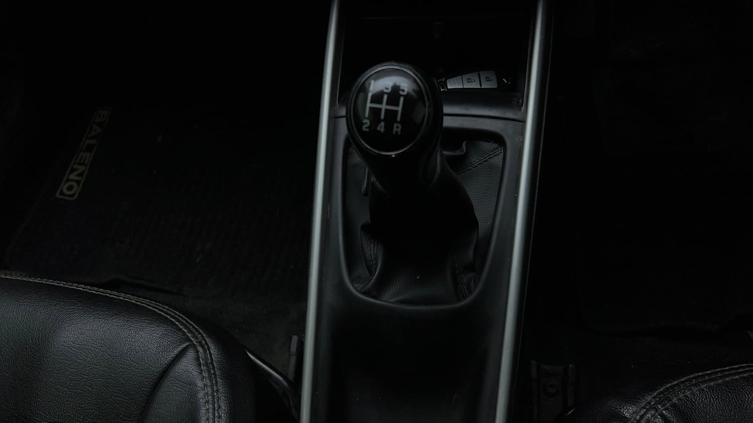 Used 2017 Maruti Suzuki Baleno RS 1.0 Petrol Manual interior GEAR  KNOB VIEW