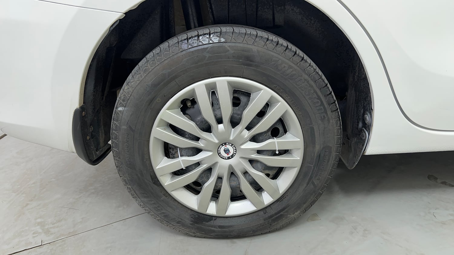 Used 2019 Maruti Suzuki Dzire VDi AMT Diesel Automatic tyres RIGHT REAR TYRE RIM VIEW