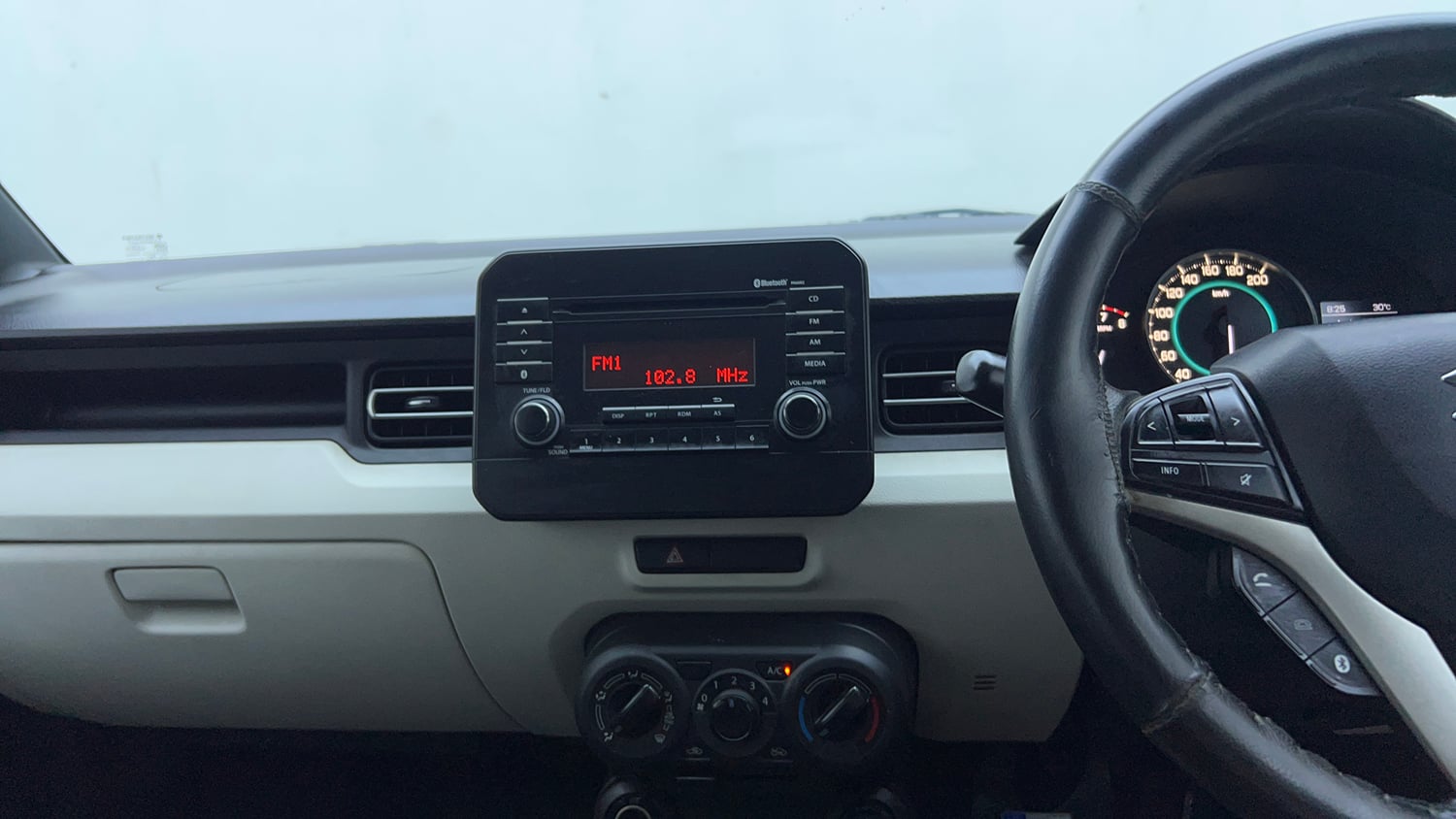 Used 2018 Maruti Suzuki Ignis Delta 1.2 AMT Petrol Automatic top_features Integrated (in-dash) music system