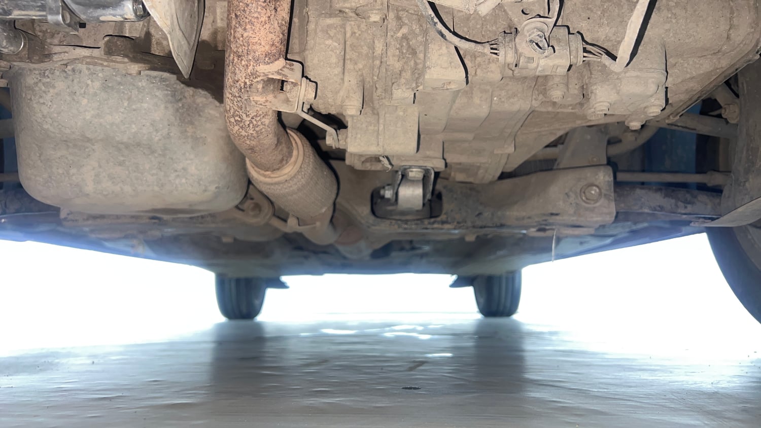 Used 2015 Volkswagen Polo Highline1.2L (P) Petrol Manual extra FRONT LEFT UNDERBODY VIEW