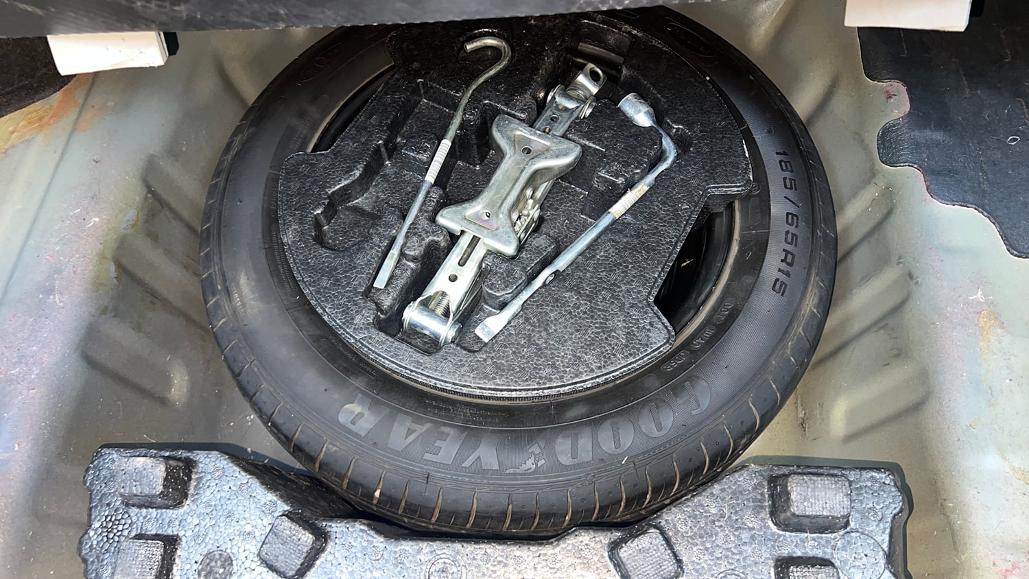 Used 2021 Maruti Suzuki Ciaz Zeta 1.5 AT Petrol Automatic tyres SPARE TYRE VIEW