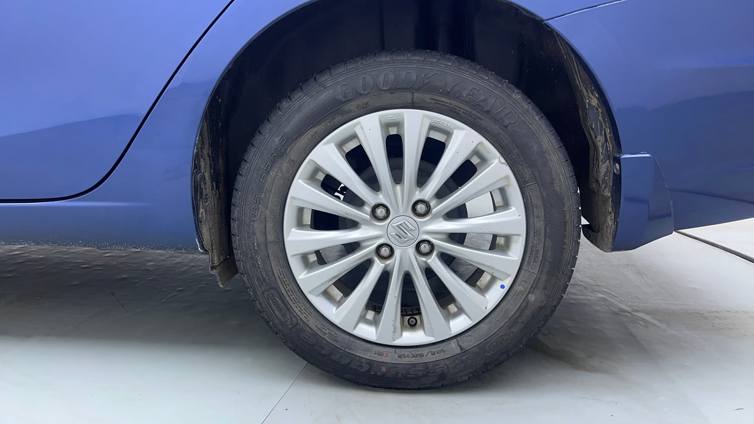 Used 2021 Maruti Suzuki Ciaz Zeta 1.5 AT Petrol Automatic tyres LEFT REAR TYRE RIM VIEW