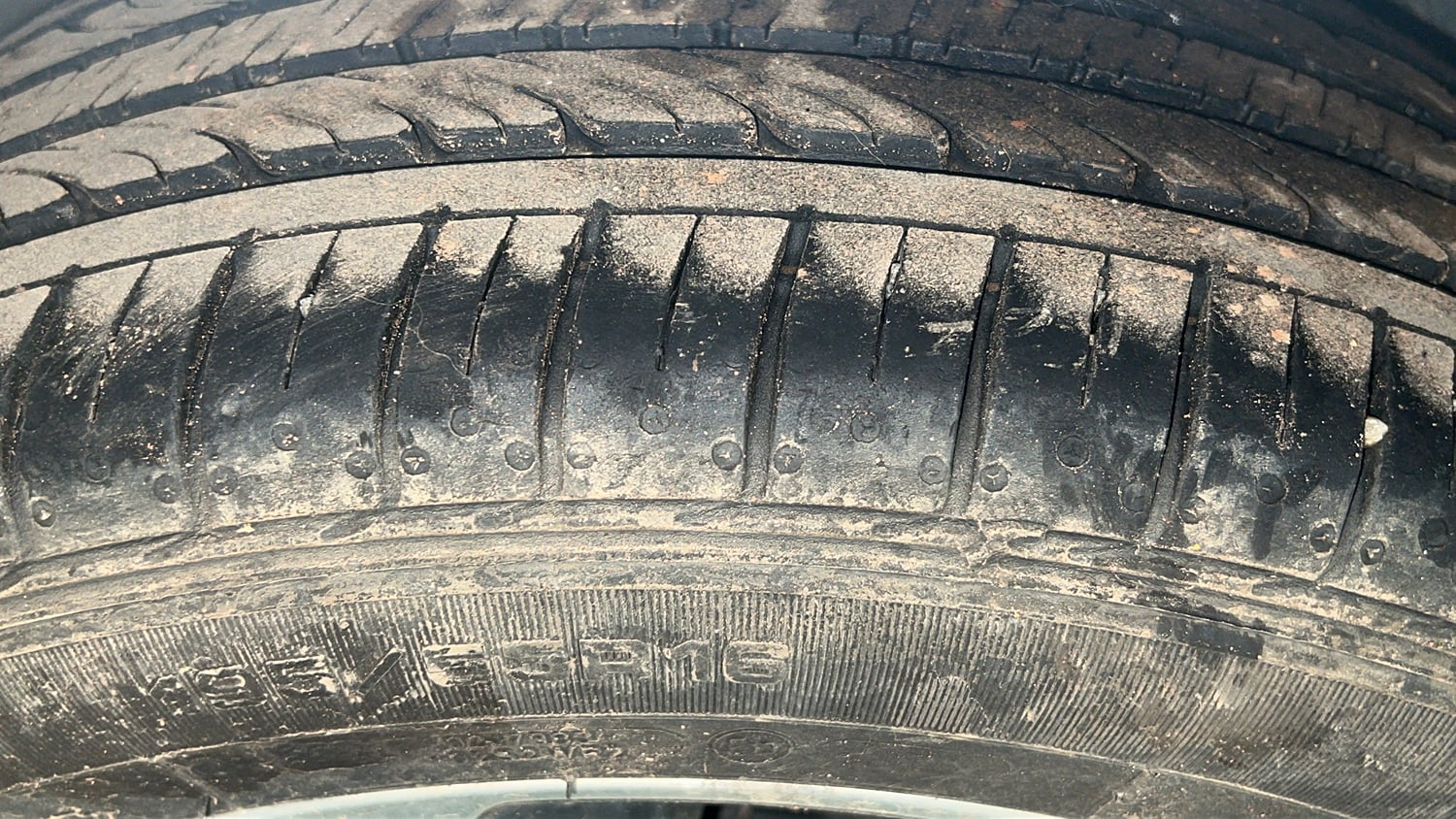 Used 2022 Maruti Suzuki Ciaz Alpha 1.5 Petrol Manual tyres RIGHT REAR TYRE TREAD VIEW