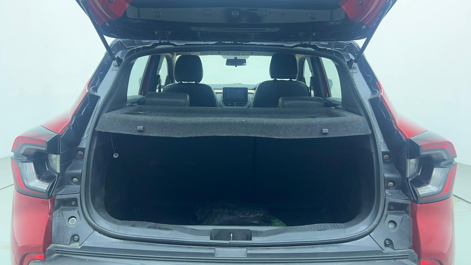 Used 2021 Renault Kiger RXT (O) MT Dual Tone Petrol Manual interior DICKY INSIDE VIEW