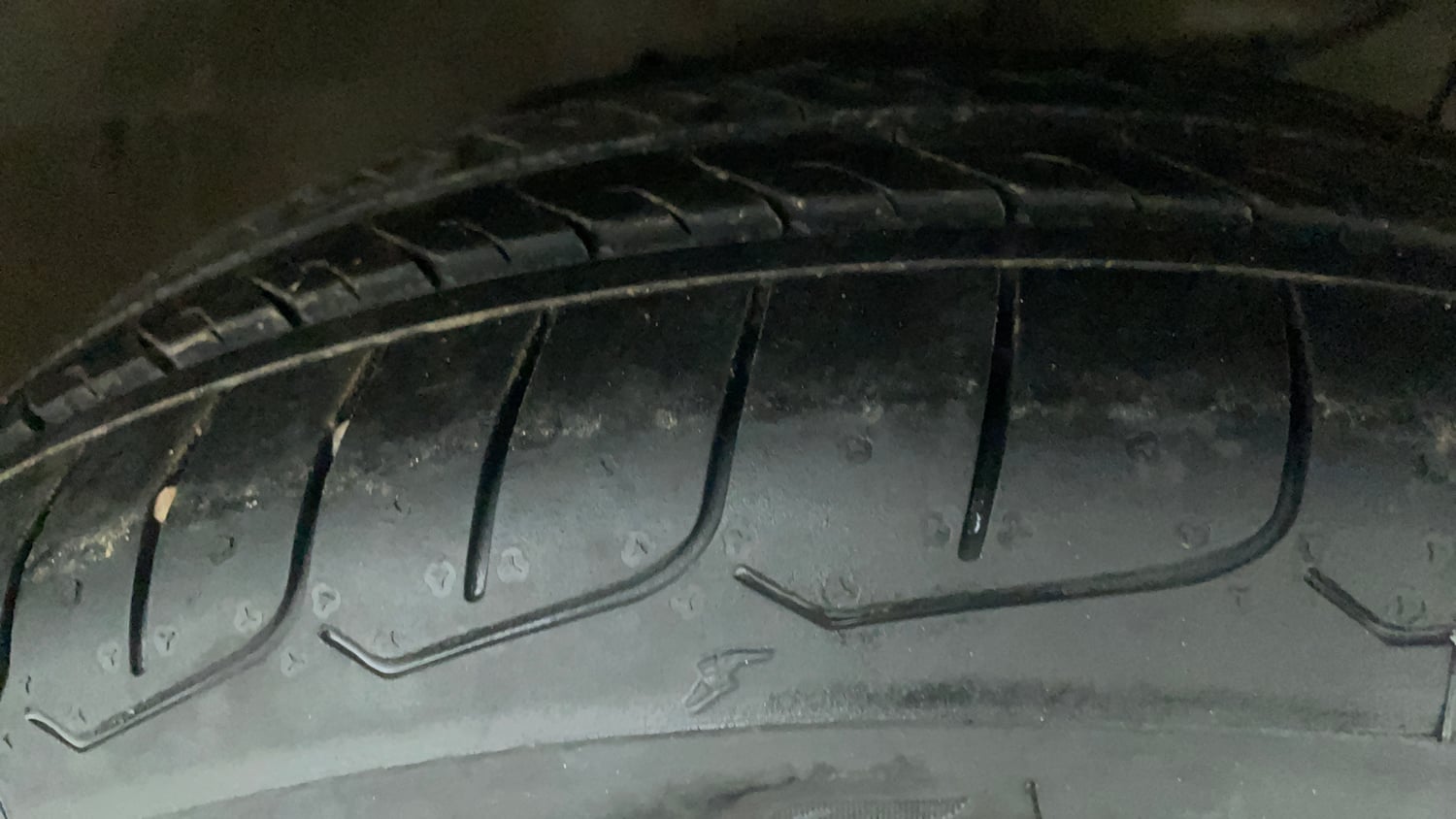 Used 2018 Maruti Suzuki Ciaz Delta 1.4 AT Petrol Automatic tyres RIGHT FRONT TYRE TREAD VIEW
