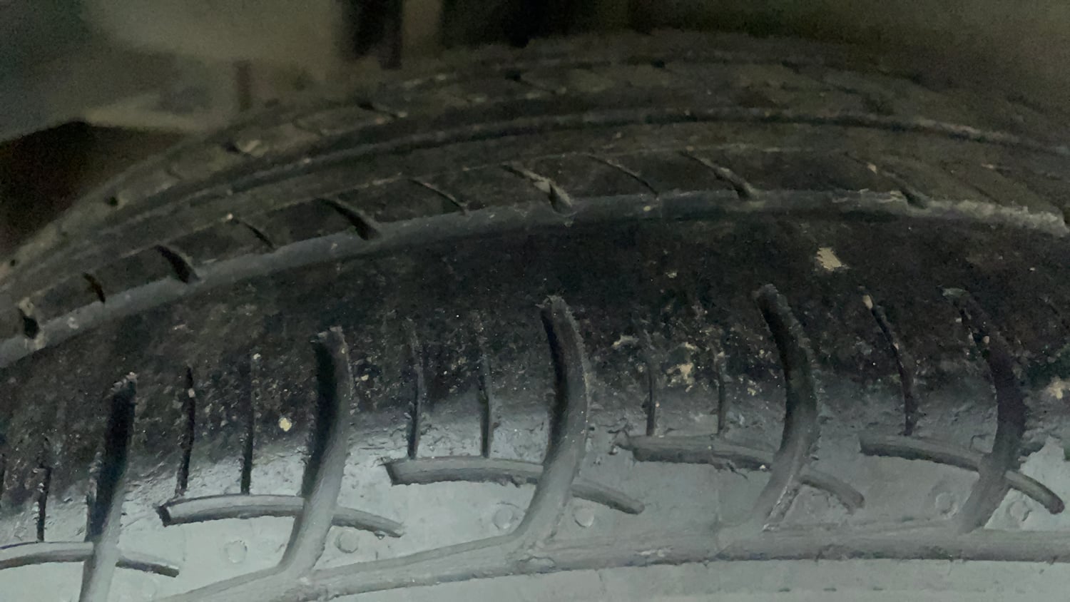 Used 2018 Maruti Suzuki Ciaz Delta 1.4 AT Petrol Automatic tyres RIGHT REAR TYRE TREAD VIEW