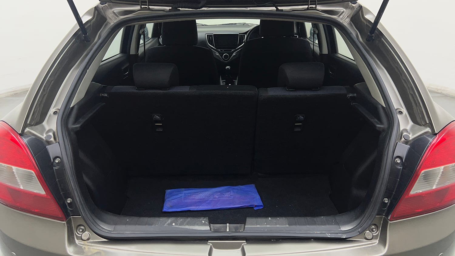 Used 2021 Maruti Suzuki Baleno Zeta Petrol Manual interior DICKY INSIDE VIEW