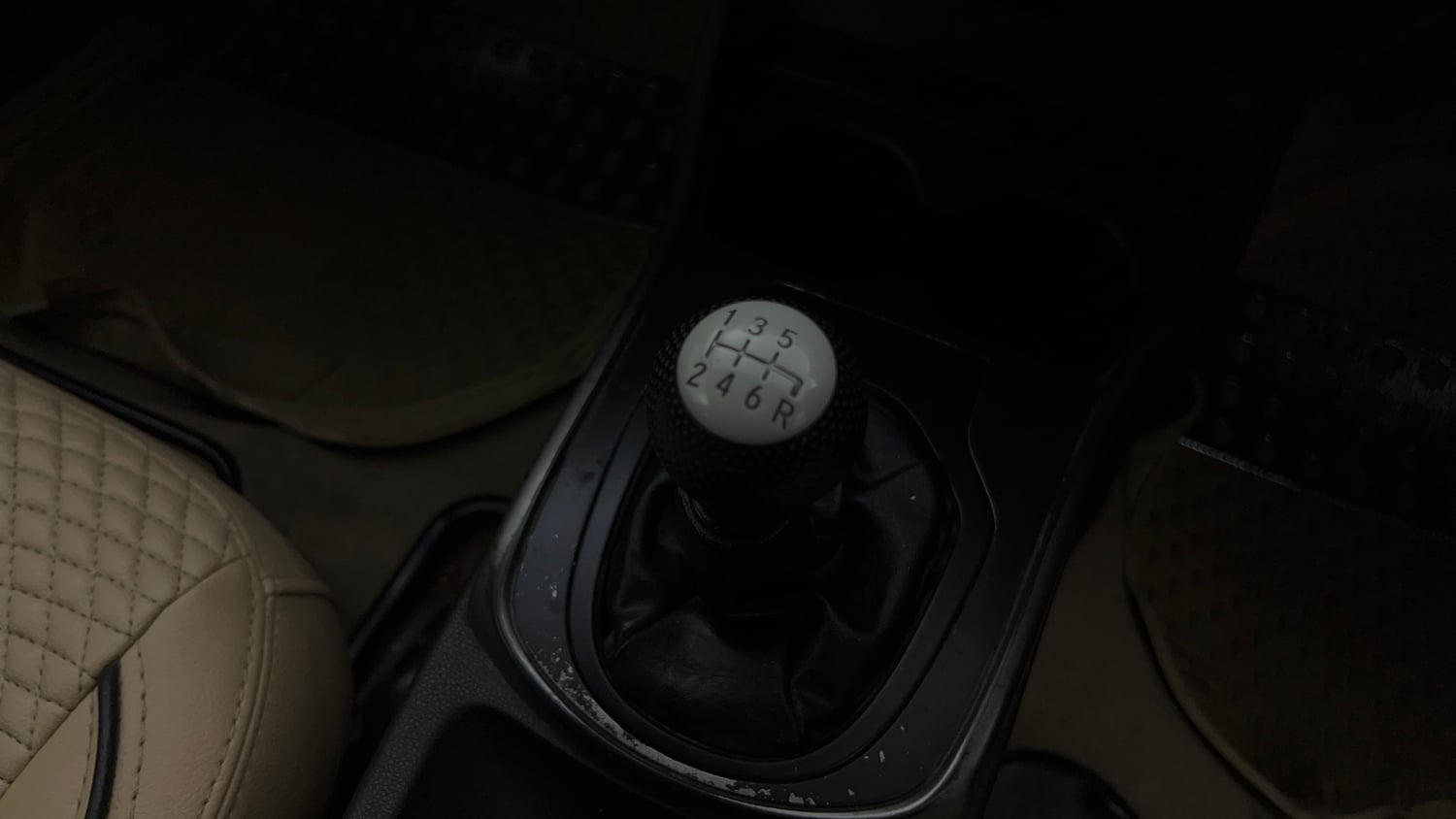 Used 2014 Honda City SV Diesel Diesel Manual interior GEAR  KNOB VIEW