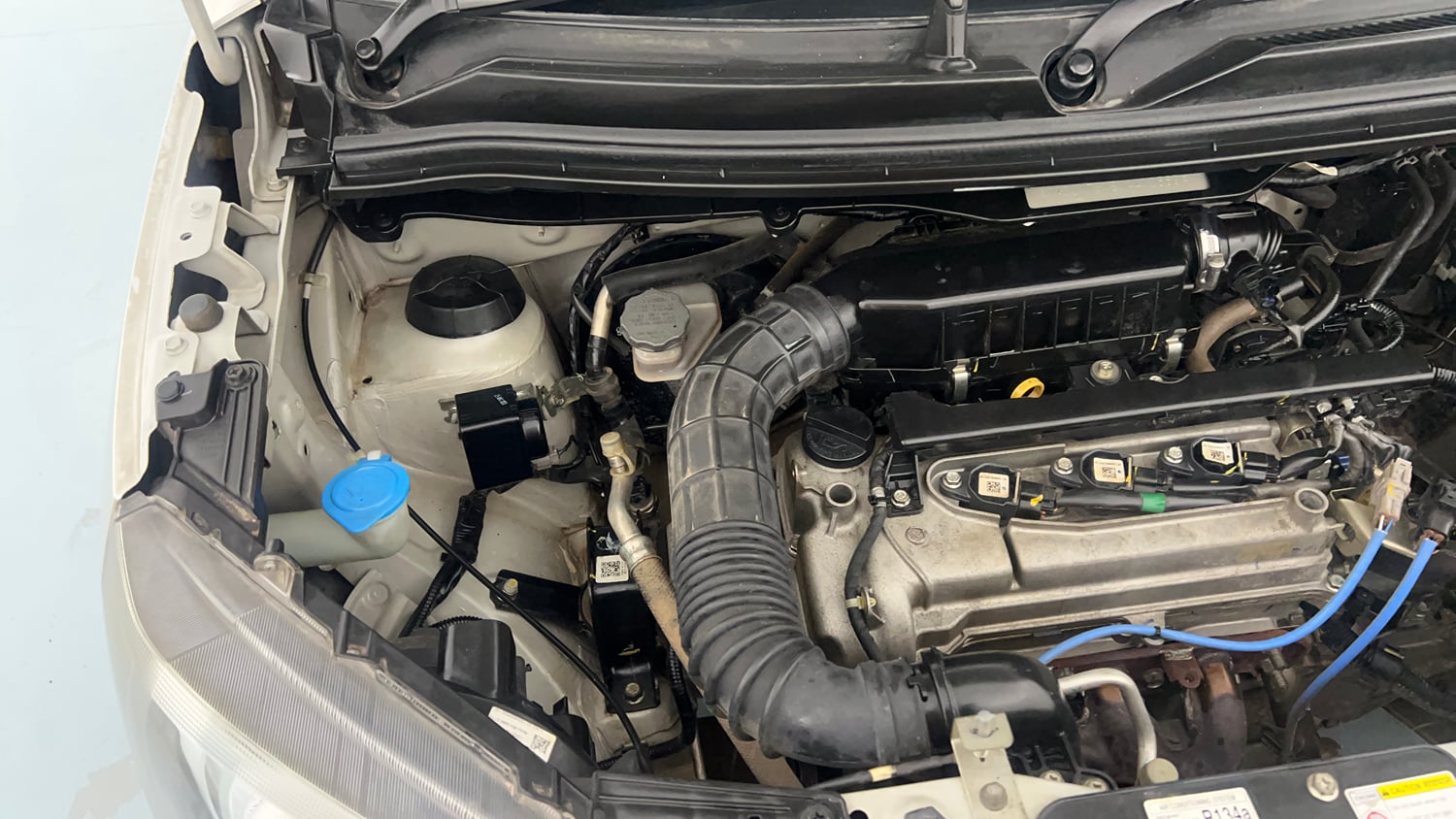 Used 2021 Maruti Suzuki Wagon R 1.0 VXi 1.0 Petrol Manual engine ENGINE RIGHT SIDE VIEW