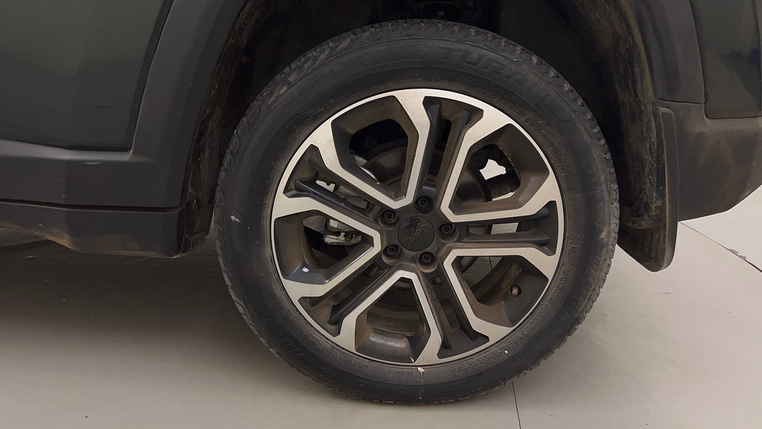 Used 2023 Jeep Compass Limited (O) 2.0 Diesel Diesel Manual tyres LEFT REAR TYRE RIM VIEW