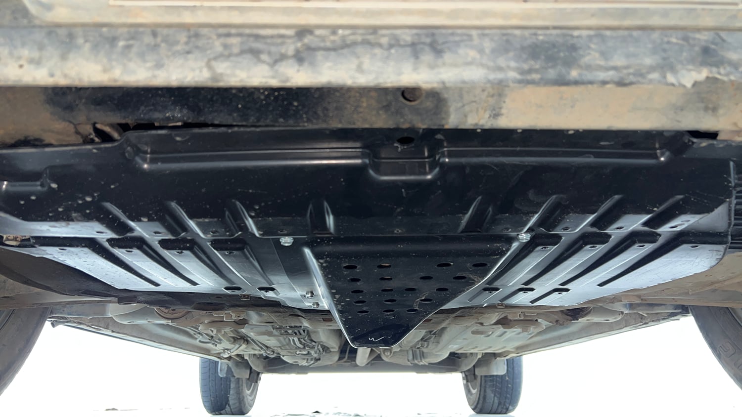 Used 2022 Tata Safari XTA Plus Diesel Automatic extra FRONT LEFT UNDERBODY VIEW