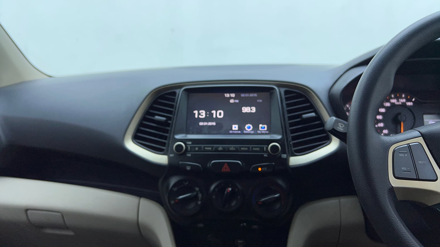 Used 2019 Hyundai Santro Sportz CNG Cng Manual top_features Touch screen infotainment system