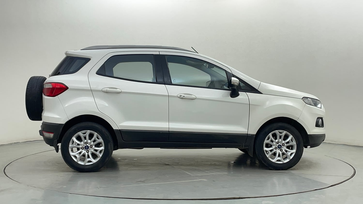 Used 2017 Ford EcoSport Titanium 1.5L TDCi Diesel Manual exterior RIGHT SIDE VIEW
