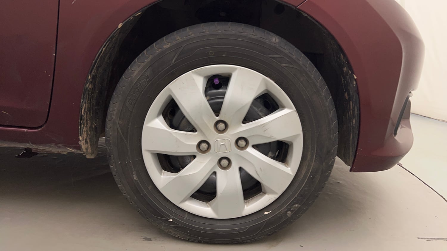 Used 2014 Honda Mobilio S Petrol Petrol Manual tyres RIGHT FRONT TYRE RIM VIEW