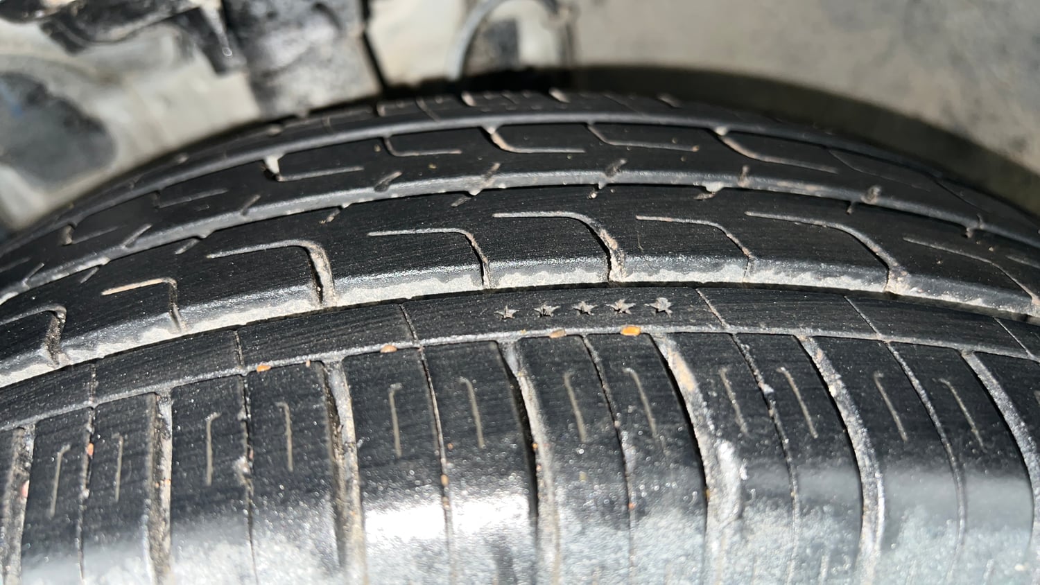 Used 2019 Hyundai Elite i20 Sportz Plus 1.2 Petrol Manual tyres LEFT FRONT TYRE TREAD VIEW