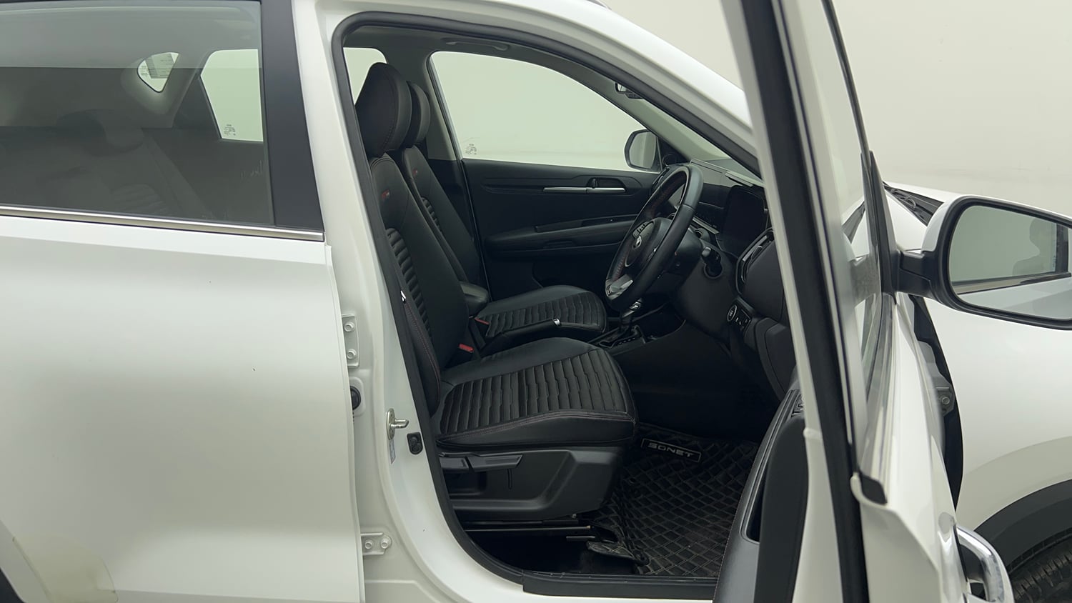 Used 2021 Kia Sonet GTX Plus 1.0 DCT Petrol Automatic interior RIGHT SIDE FRONT DOOR CABIN VIEW