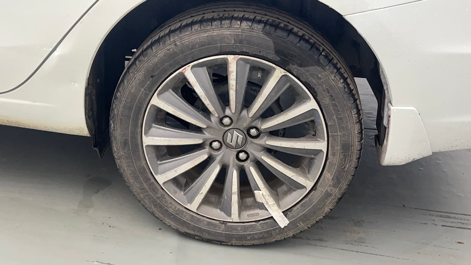 Used 2022 Maruti Suzuki Ciaz Alpha 1.5 Petrol Manual tyres LEFT REAR TYRE RIM VIEW