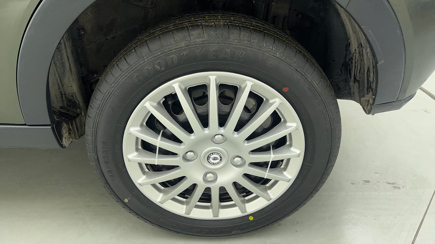Used 2020 Tata Nexon XZ Petrol Manual tyres LEFT REAR TYRE RIM VIEW