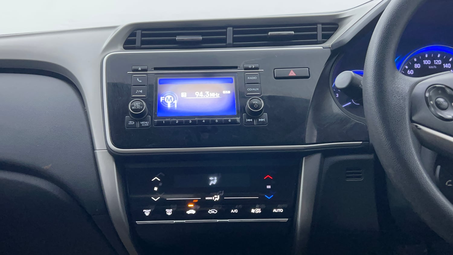 Used 2016 Honda City V Petrol Manual interior MUSIC SYSTEM & AC CONTROL VIEW