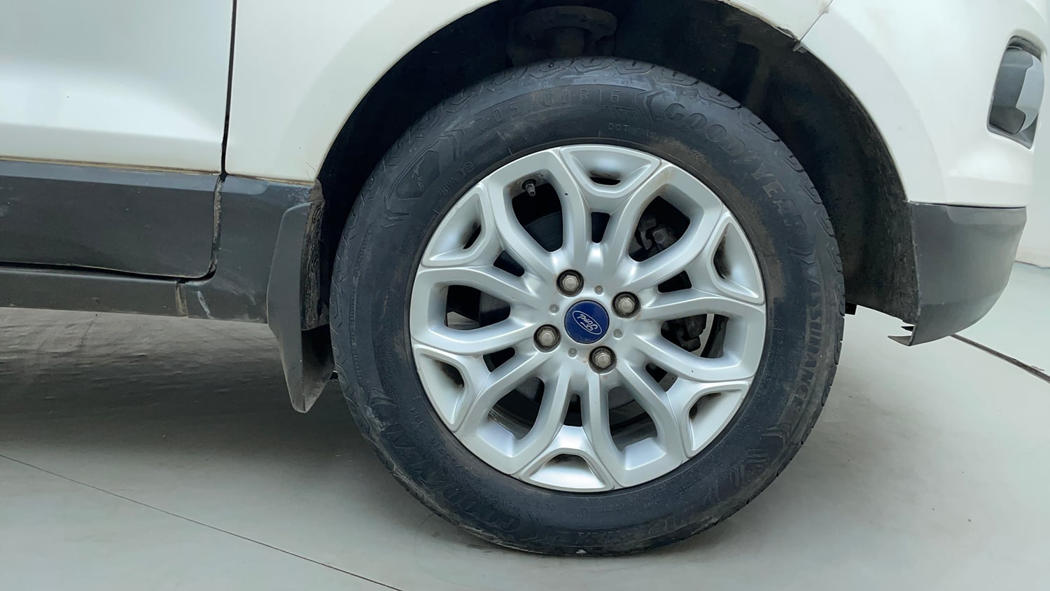 Used 2017 Ford EcoSport Titanium 1.5L TDCi Diesel Manual tyres RIGHT FRONT TYRE RIM VIEW