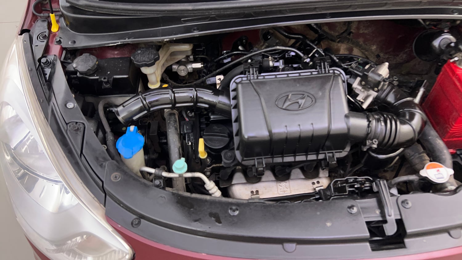 Used 2015 Hyundai i10 Magna 1.1 iRDE2 Petrol Manual engine ENGINE RIGHT SIDE VIEW
