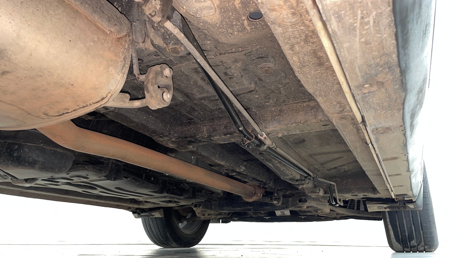 Used 2025 Mahindra XUV700 AX7 Petrol MT 7 STR Petrol Manual extra REAR RIGHT UNDERBODY VIEW