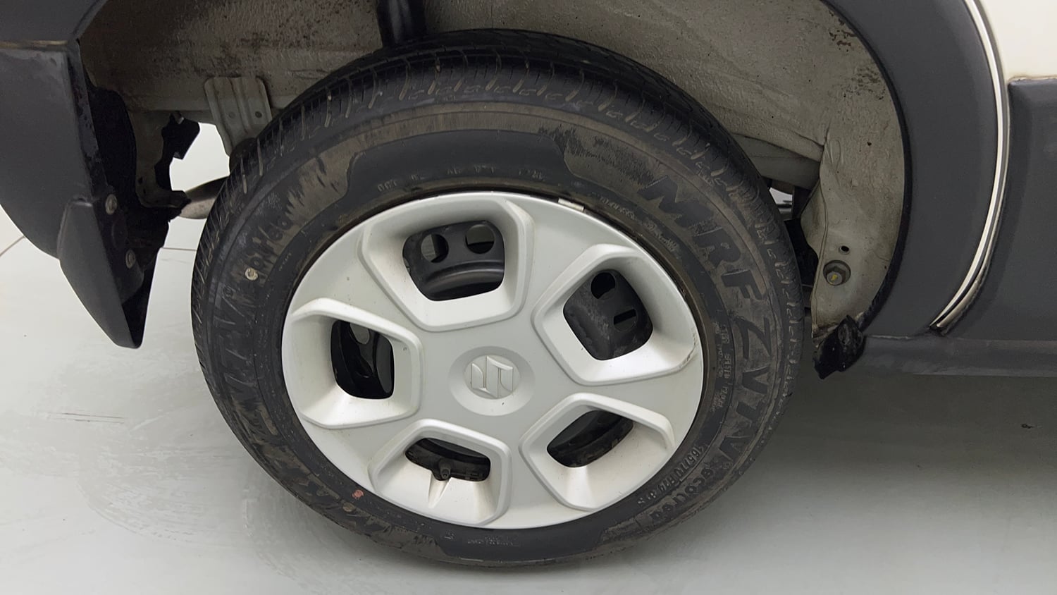 Used 2023 Maruti Suzuki S-Presso VXi Plus (O) AMT Petrol Automatic tyres RIGHT REAR TYRE RIM VIEW