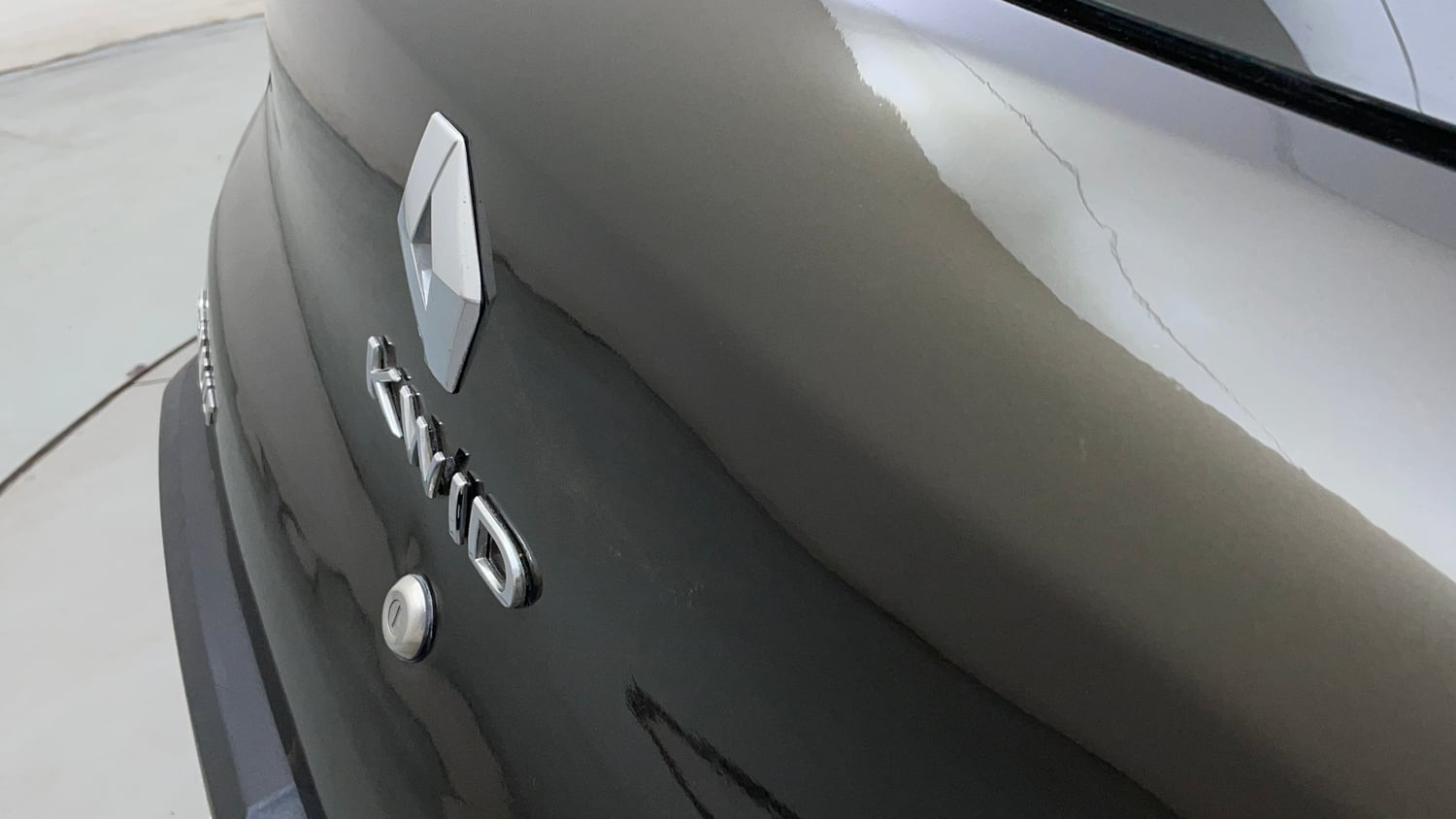 Used 2016 Renault Kwid 1.0 RXT Petrol Manual dents MINOR DENT