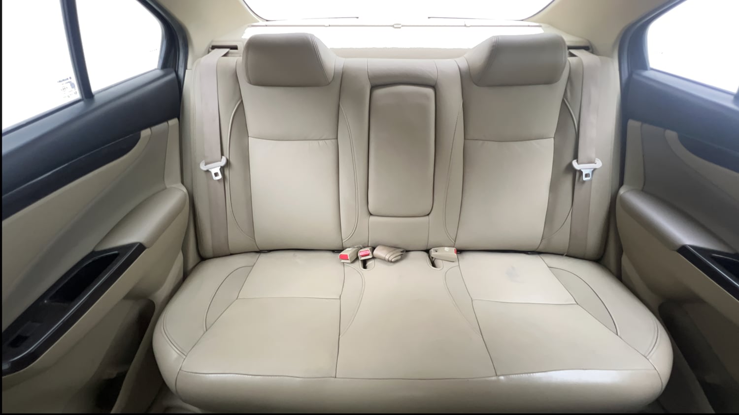 Used 2017 Maruti Suzuki Ciaz Alpha 1.4 MT Petrol Manual interior REAR SEAT CONDITION VIEW