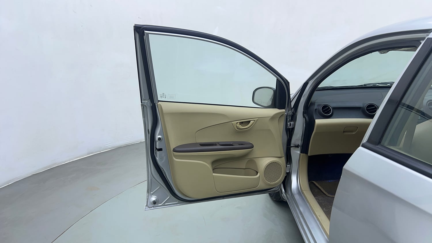 Used 2014 Honda Amaze 1.2 S i-VTEC CNG (Outside Fitted) Cng Manual interior LEFT FRONT DOOR OPEN VIEW