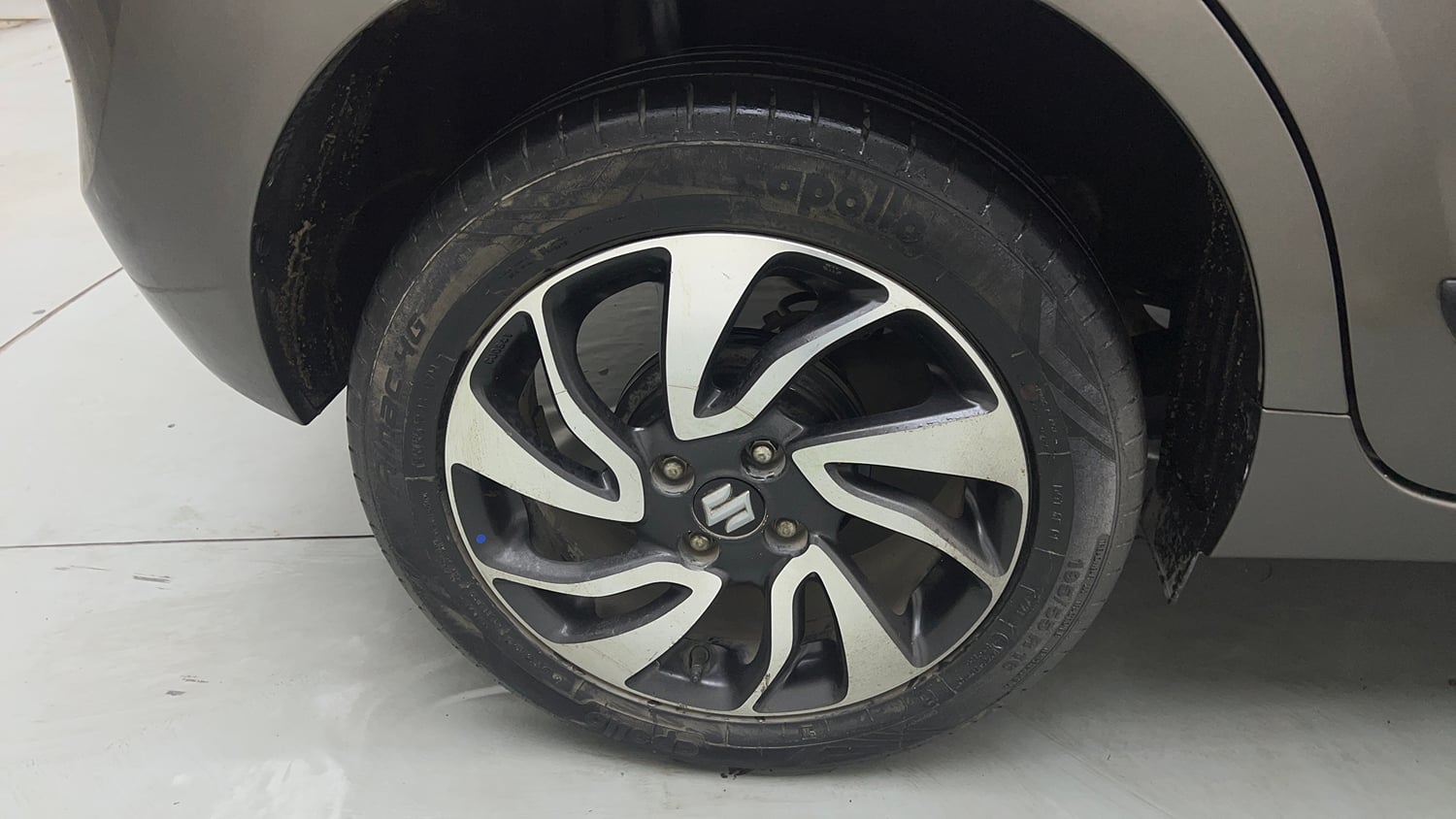 Used 2021 Maruti Suzuki Baleno Zeta Petrol Manual tyres RIGHT REAR TYRE RIM VIEW