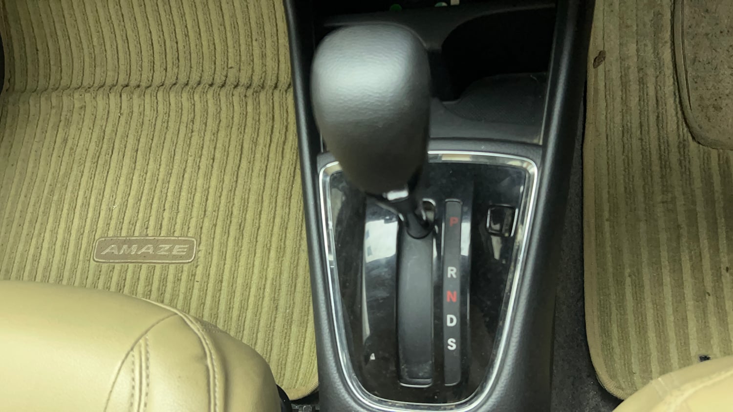 Used 2019 Honda Amaze 1.2 VX CVT Petrol Petrol Automatic interior GEAR  KNOB VIEW