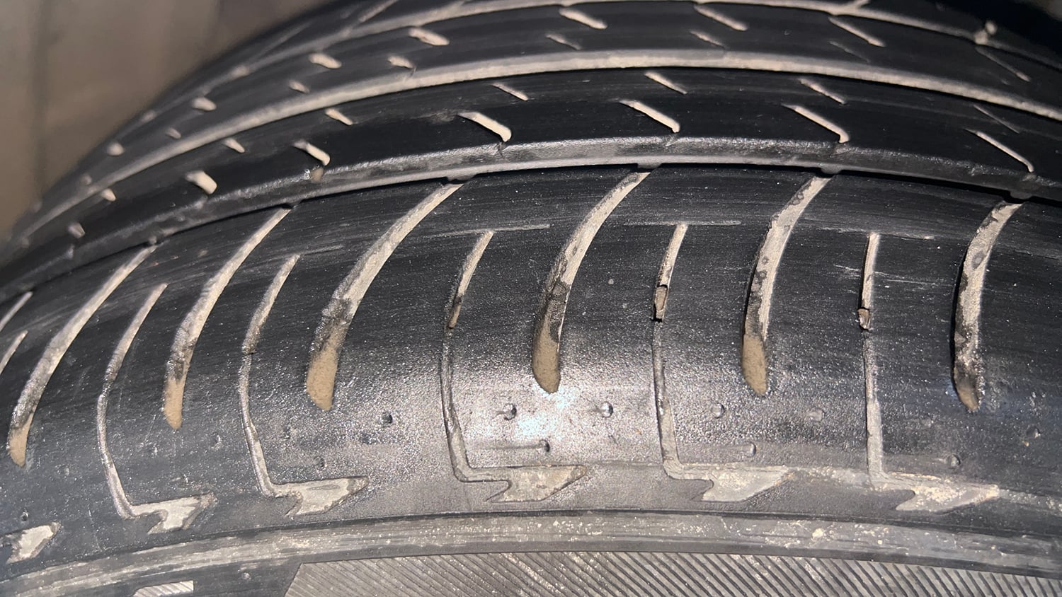 Used 2018 Ford EcoSport Titanium + 1.5L Ti-VCT Petrol Manual tyres RIGHT FRONT TYRE TREAD VIEW