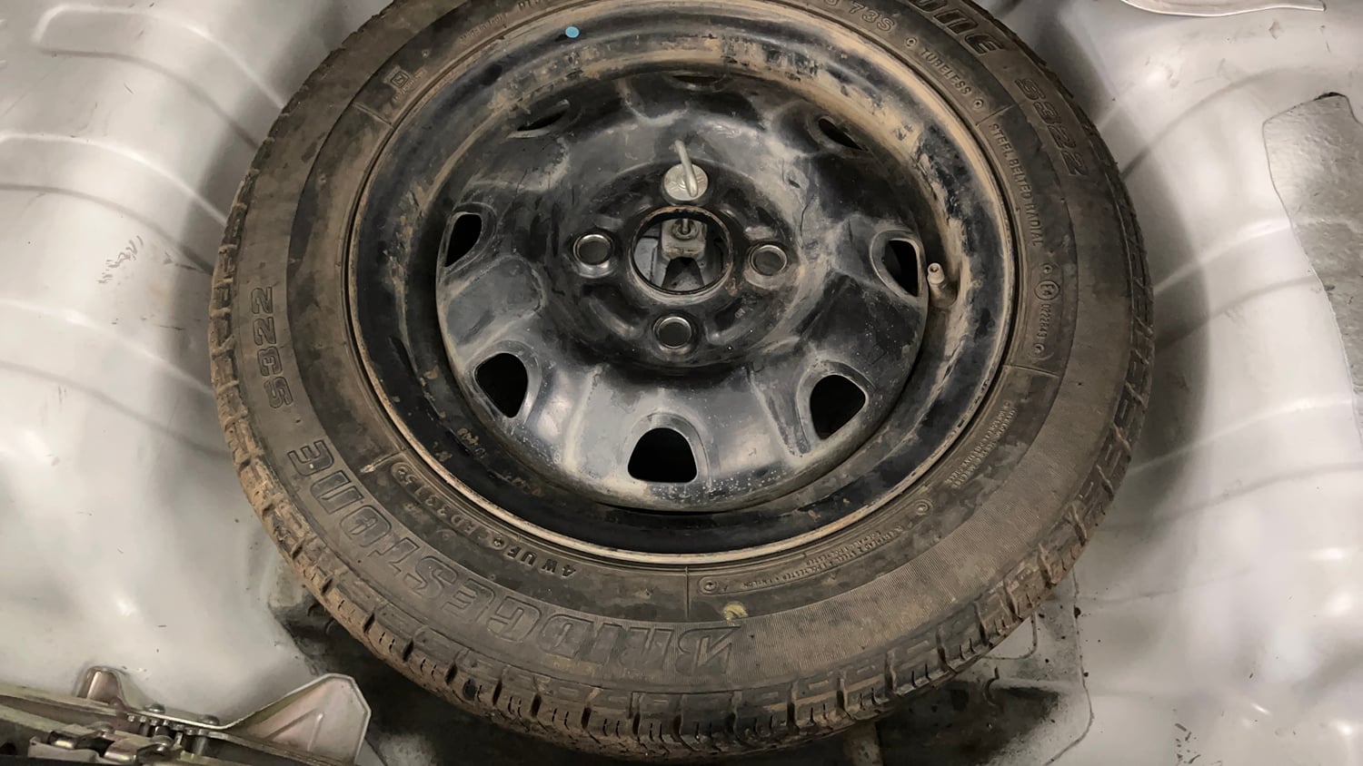 Used 2016 Maruti Suzuki Alto K10 VXi AMT Petrol Automatic tyres SPARE TYRE VIEW