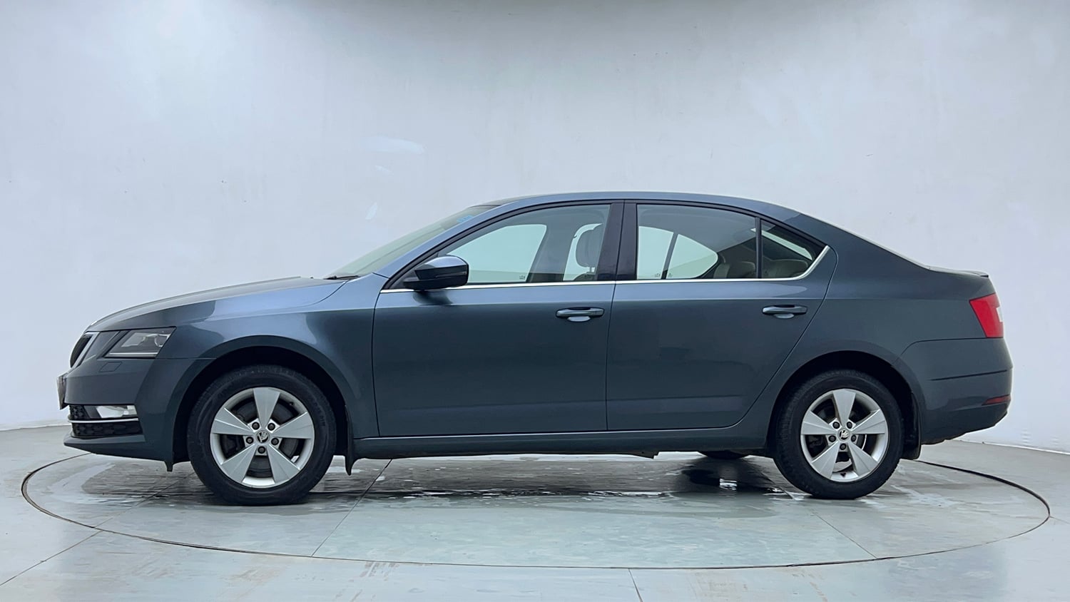 Used 2018 Skoda Octavia 1.8 TSI Style AT Petrol Automatic exterior BACK VIEW