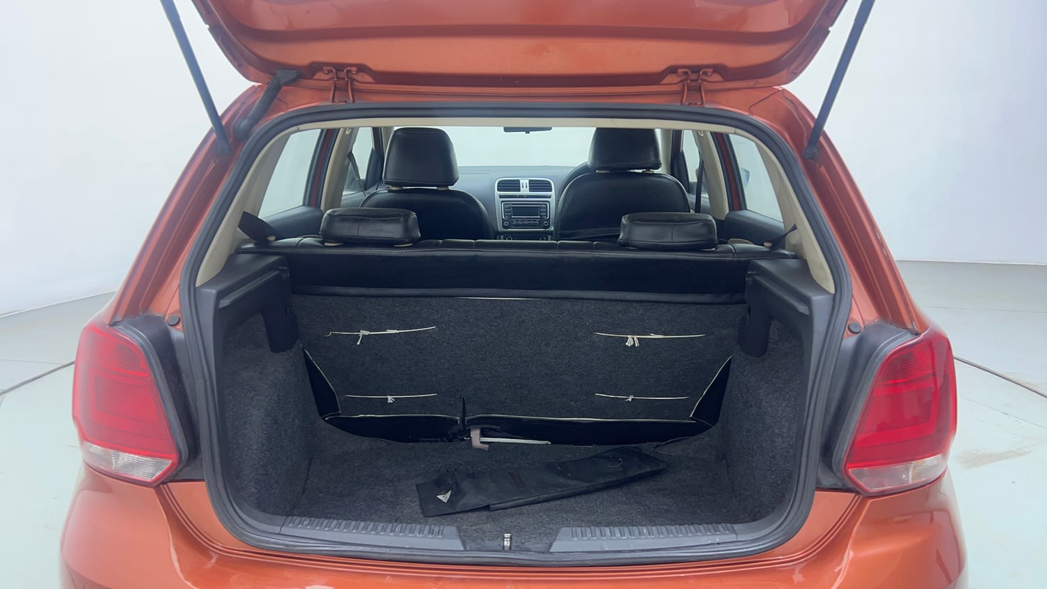 Used 2015 Volkswagen Polo Highline1.2L (P) Petrol Manual interior DICKY INSIDE VIEW