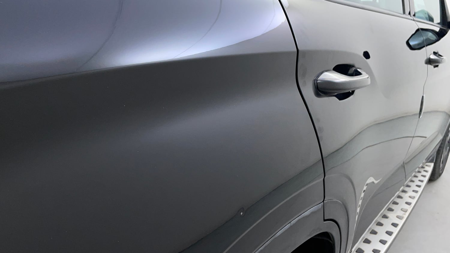 Used 2023 Hyundai Alcazar Signature (O) 6 STR 1.5 Petrol DCT Petrol Automatic dents MINOR DENT
