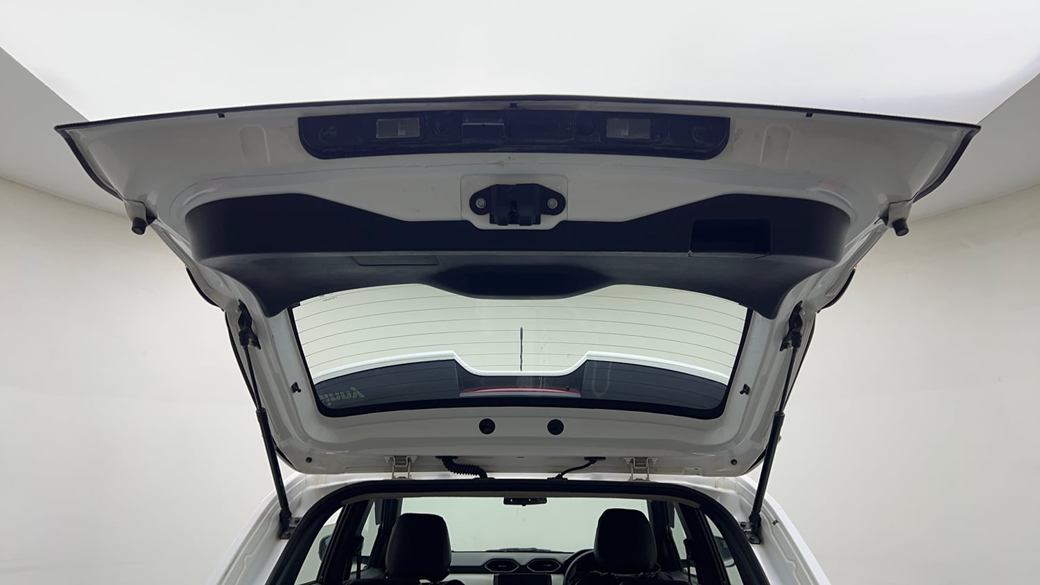 Used 2021 Nissan Magnite XL Petrol Manual interior DICKY DOOR OPEN VIEW