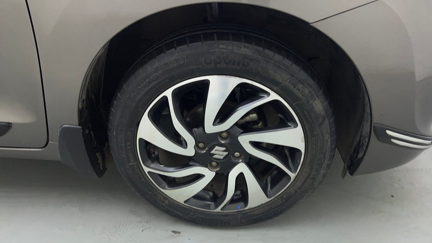 Used 2021 Maruti Suzuki Baleno Zeta Petrol Manual tyres RIGHT FRONT TYRE RIM VIEW