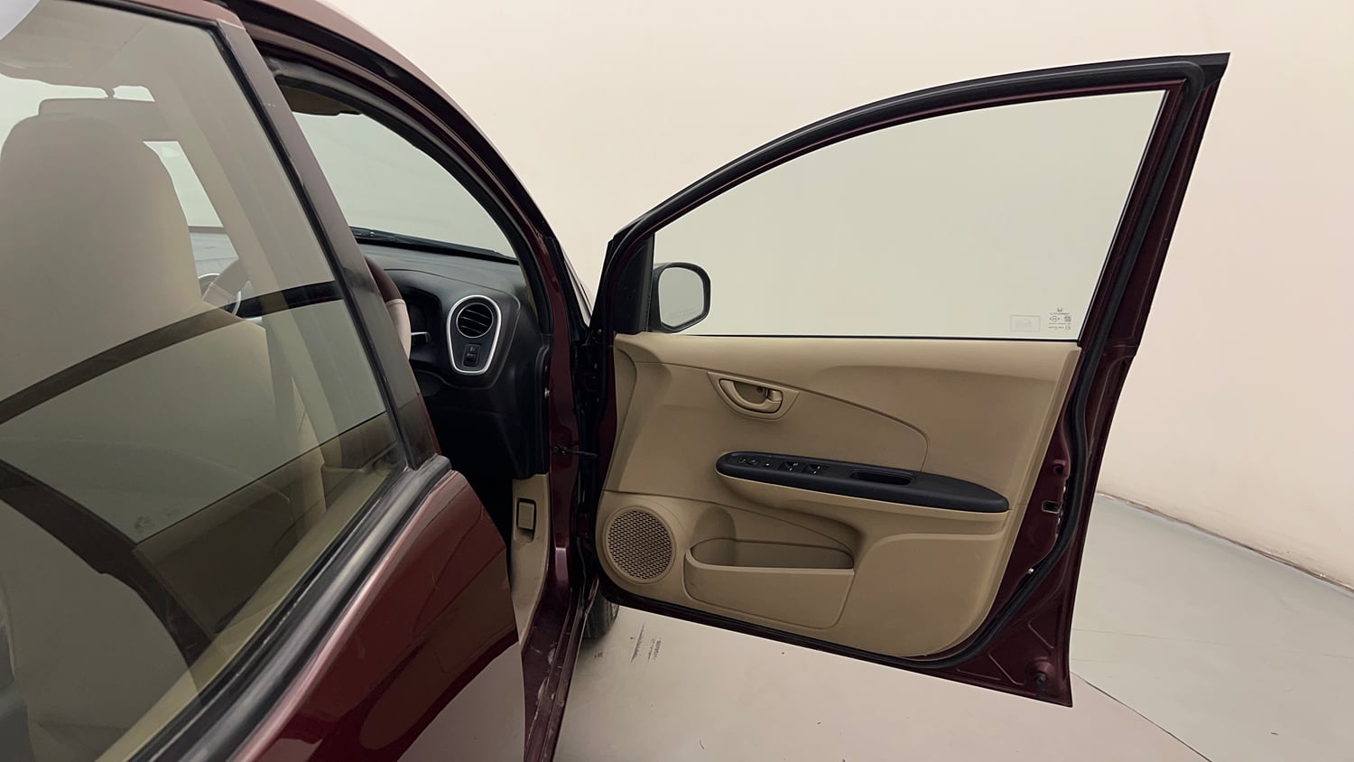 Used 2014 Honda Mobilio S Petrol Petrol Manual interior RIGHT FRONT DOOR OPEN VIEW