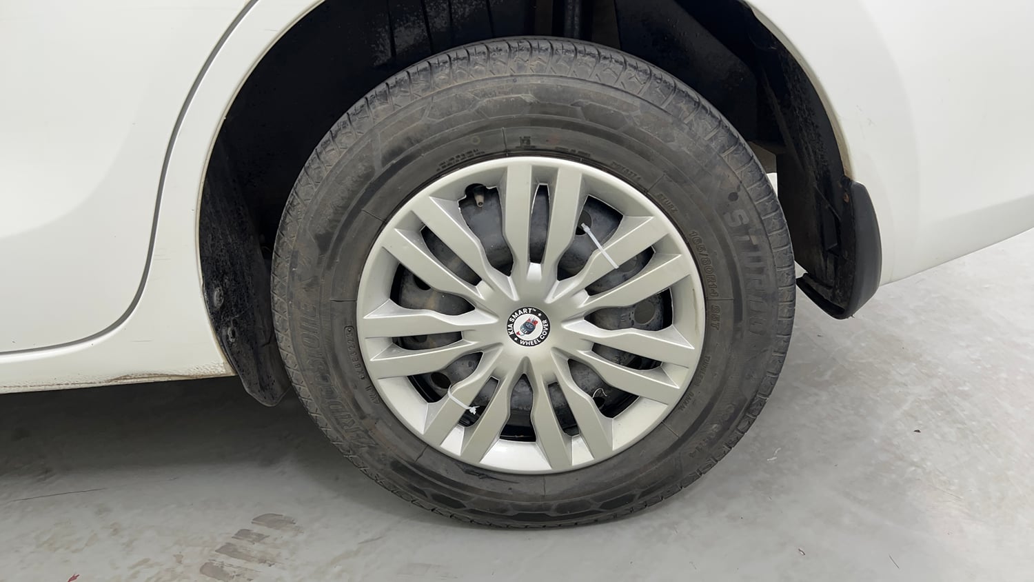 Used 2019 Maruti Suzuki Dzire VDi AMT Diesel Automatic tyres LEFT REAR TYRE RIM VIEW